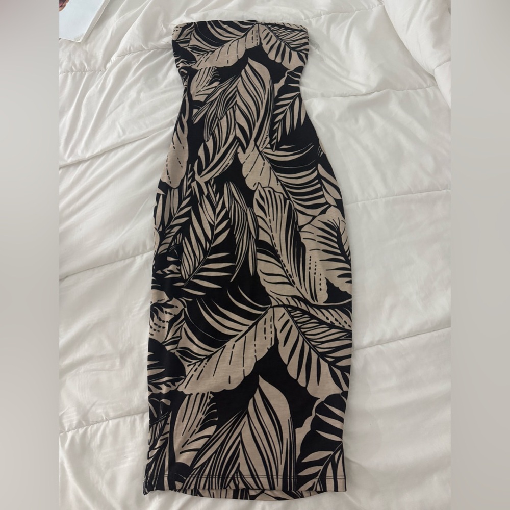 Elegant Black and Tan Leaf Print Dress